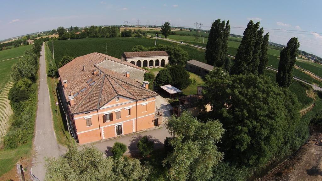 Гостевой дом Agriturismo Corte Ponte Dei Tedeschi Ostiglia Экстерьер фото