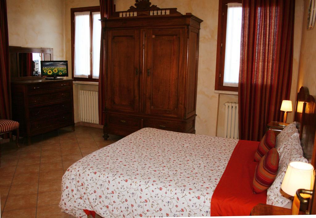 Гостевой дом Agriturismo Corte Ponte Dei Tedeschi Ostiglia Номер фото